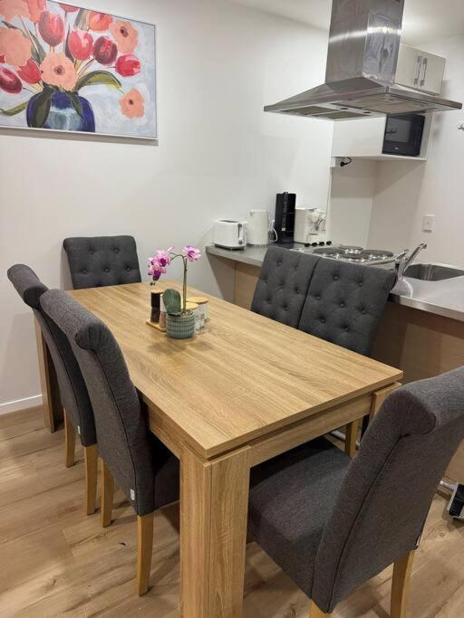 Stunning 3 Bd - 2 Bth City Apt - Pool & Carpark Auckland Exteriör bild