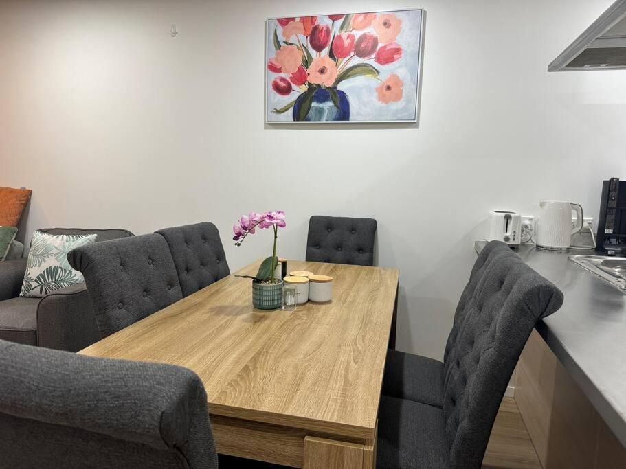 Stunning 3 Bd - 2 Bth City Apt - Pool & Carpark Auckland Exteriör bild